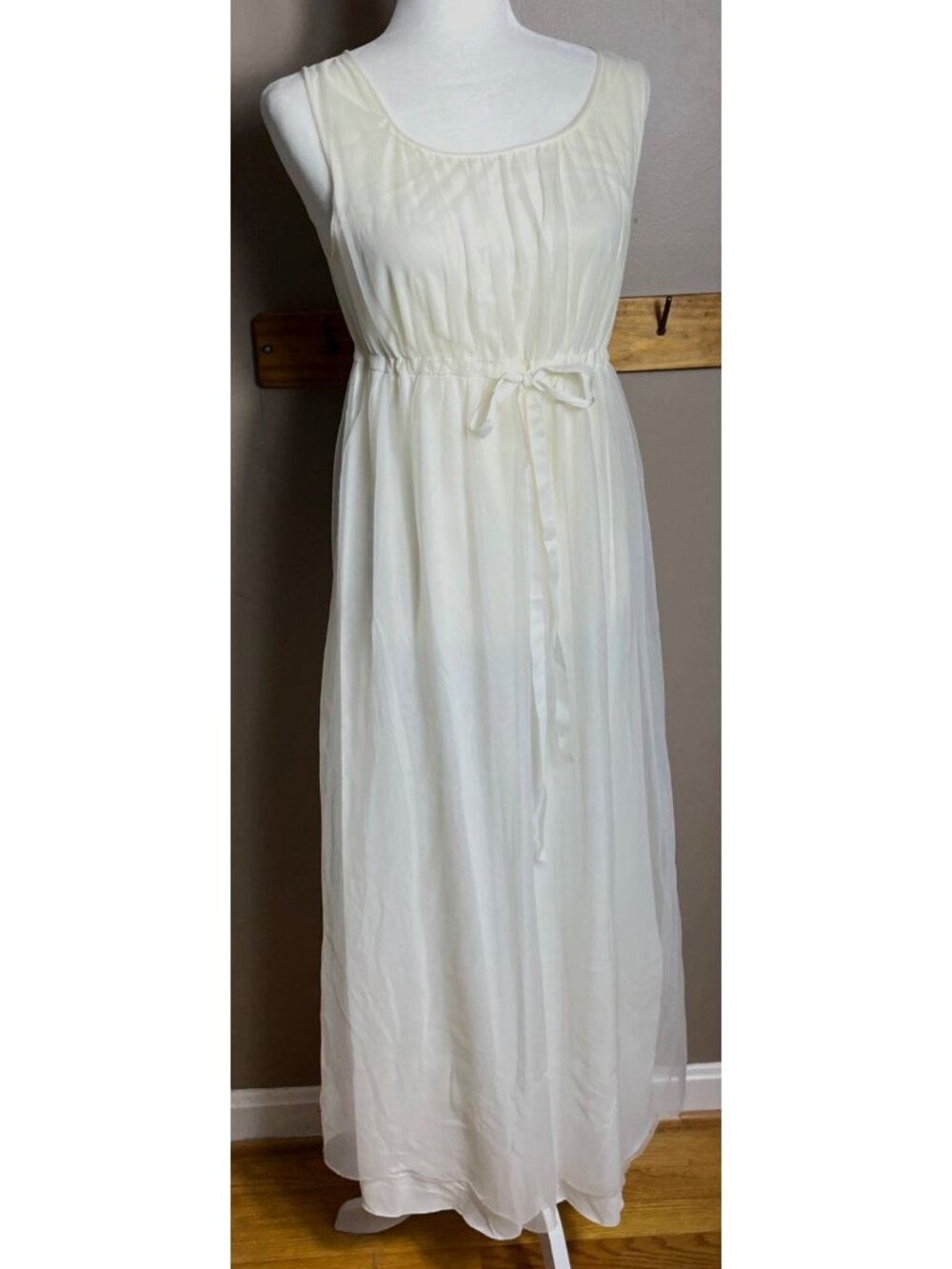 Vtg Ivory Nightgown Lingerie Nylon Fairy Glam Princess Movie Star Brand Wom M
